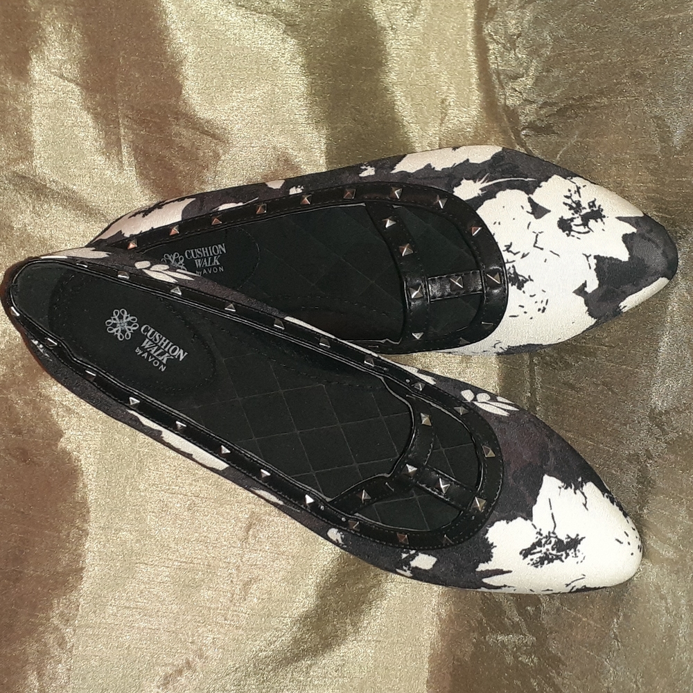 Womens flat shoes